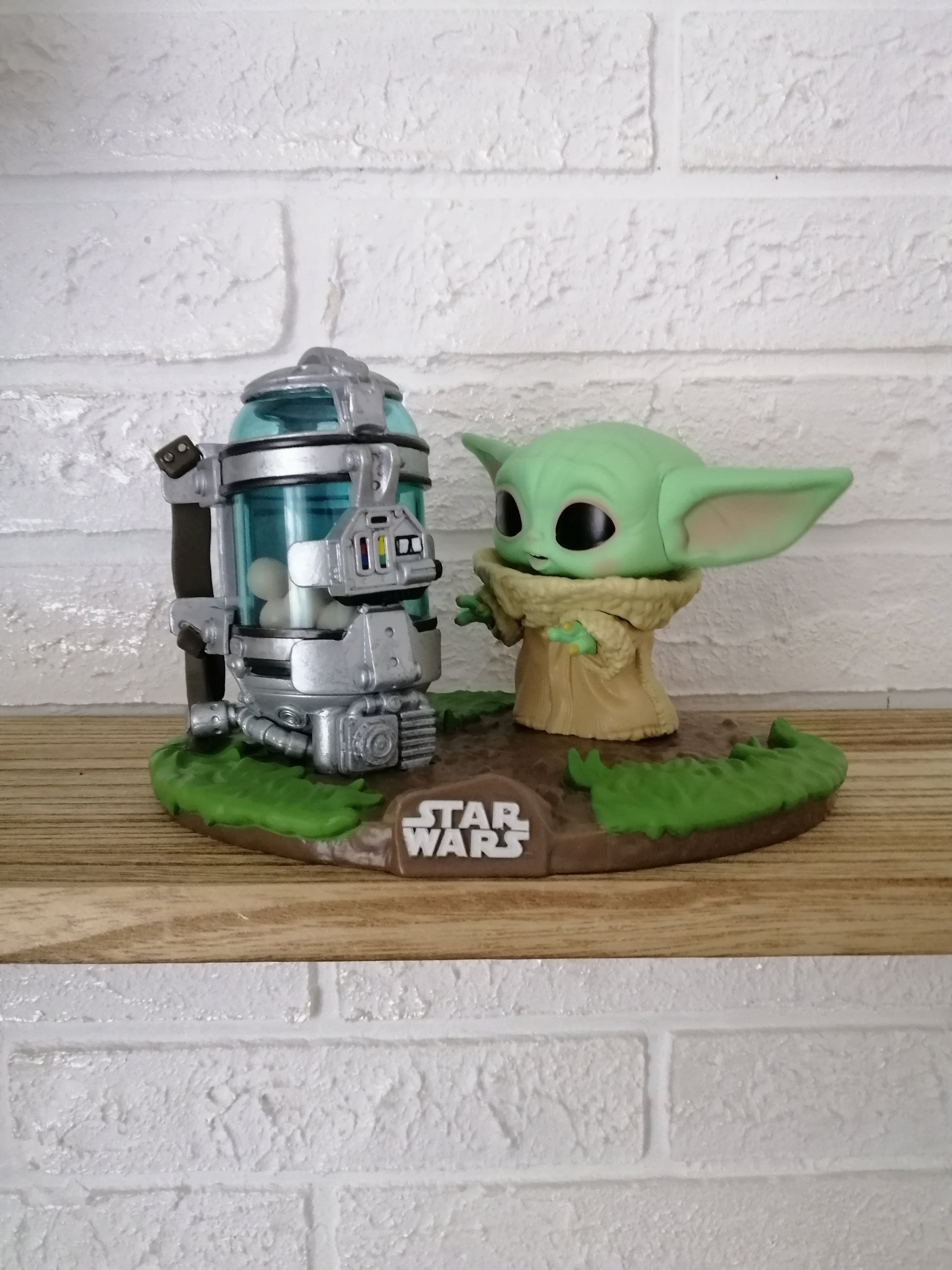 Діорама Funko Дитя і контейнер для яєць Мандалорець Зоряні Війни | The Child with Egg Canister The Mandalorian Star Wars [#407]