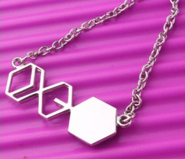 Кулон EXO