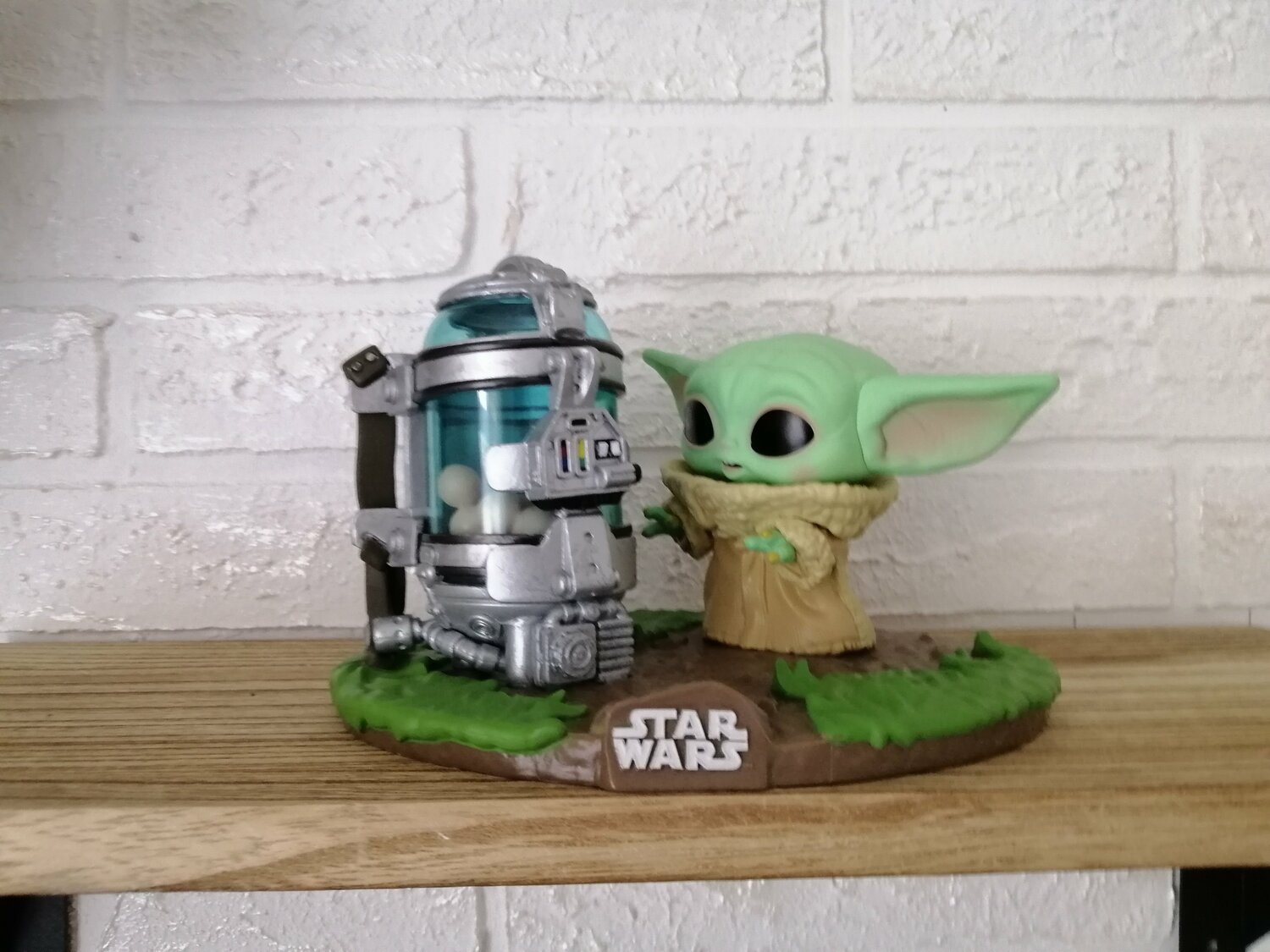 Діорама Funko Дитя і контейнер для яєць Мандалорець Зоряні Війни | The Child with Egg Canister The Mandalorian Star Wars [#407]