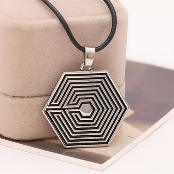 Кулон EXO