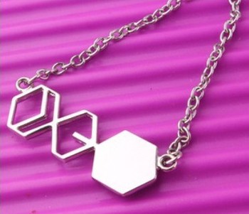 Кулон EXO